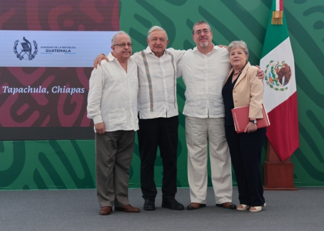 AMLO y Arévalo dialogan sobre migración y extensión de trenes mexicanos