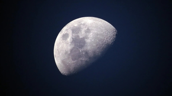 La Agencia Espacial Europea quiere que la Luna tenga su propio huso horario