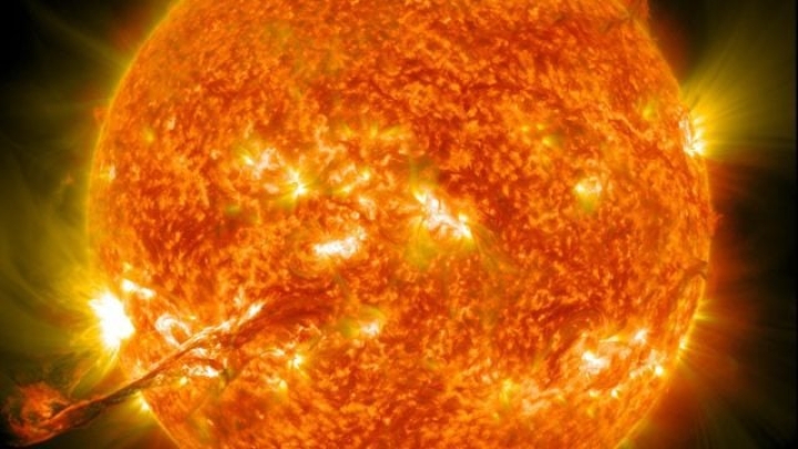 Ondas magnéticas podrían ser la causa de las altas temperaturas de la corona solar