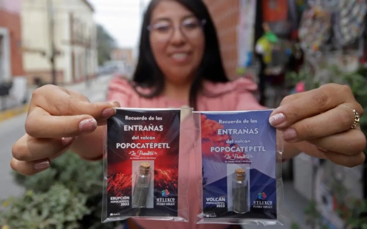 Ingenio mexicano: ahora venden ceniza del Popo como recuerdo de Puebla