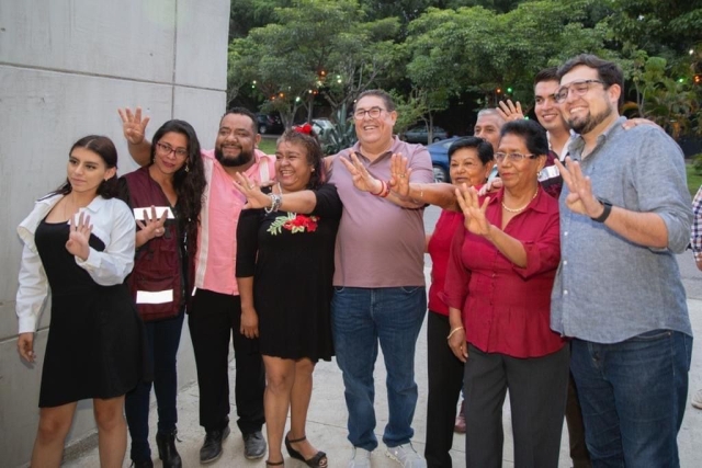 Celebra Víctor Mercado &#039;Noche Mexicana&#039; con cientos de familias de Cuernavaca