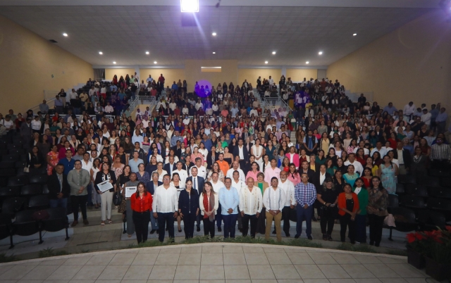 Reconoce Margarita González Saravia preparación y vocación de docentes que imparten clases en Educación Básica