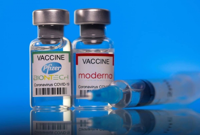 La EMA registra casos de trombos con vacunas Pfizer y Moderna.
