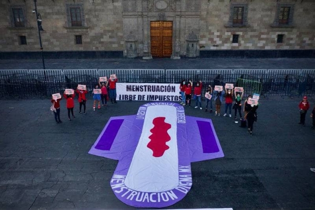 Mujeres marchan para exigir #LeyDeMenstruaciónDigna