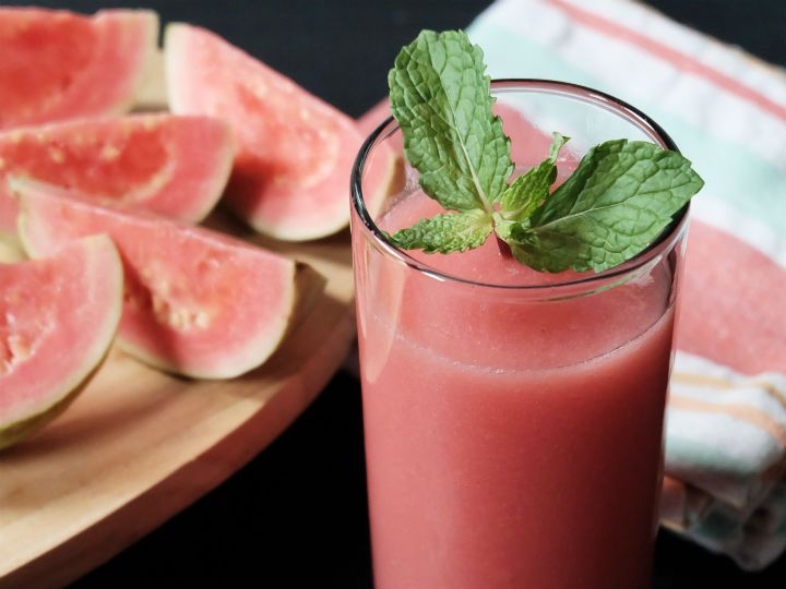 Un sorbo de frescura: Agua de guayaba y hierbabuena para tu día