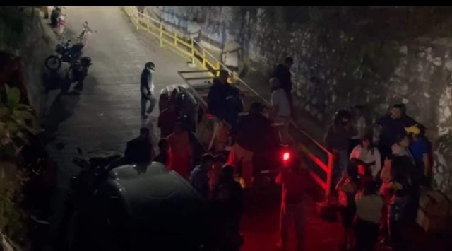 Varias personas se llevaron producto a bordo de vehículos.