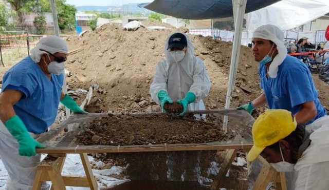Detienen trabajos de exhumación en fosa irregular de Jojutla