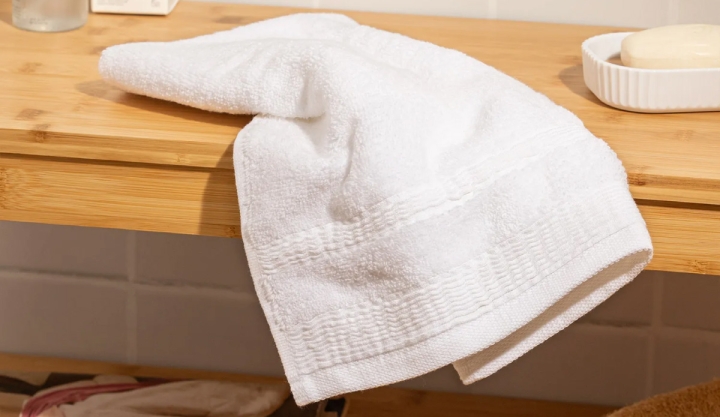 ¿Para qué sirven las líneas de las toallas? Esta es la verdadera razón detrás de su diseño
