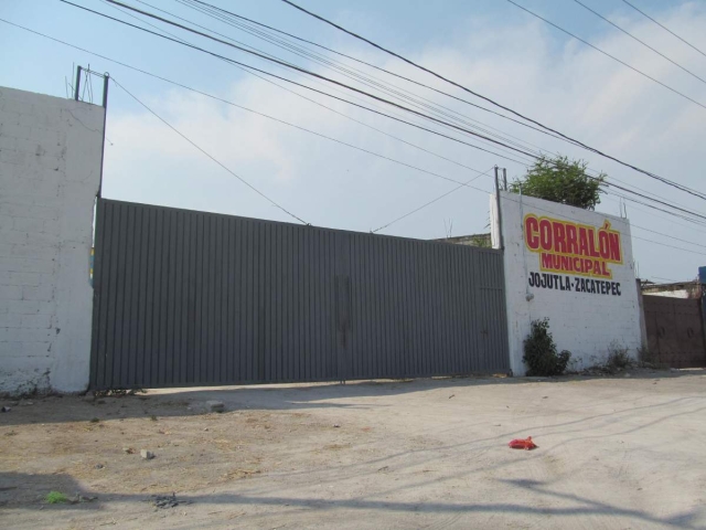 El inmueble tiene como razón social “Corralón municipal”, pero en realidad es un negocio particular que tiene convenio con Jojutla y Zacatepec.