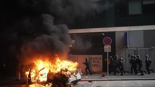 Más de 2,500 edificios y 12,000 vehículos incendiados tras disturbios en Francia
