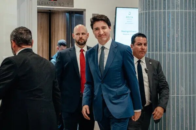 Trudeau se reúne con Trump en Florida para tratar tema de aranceles