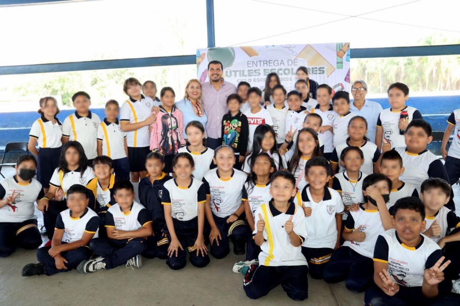 Entrega alcalde de Jiutepec 32 mil paquetes de útiles escolares a estudiantes de educación básica
