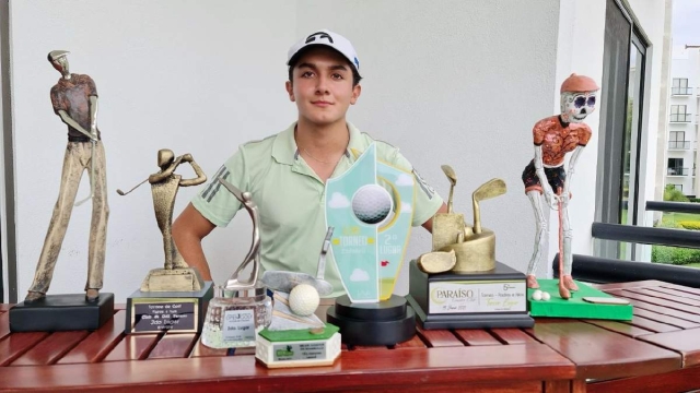 El golfista juvenil Santiago Cuevas empezó la práctica de este deporte desde los cuatro años; ha destacado en torneos a nivel nacional y, actualmente, compite en giras universitarias en suelo norteamericano.