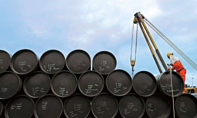 Precio del petróleo toca máximo de dos meses.