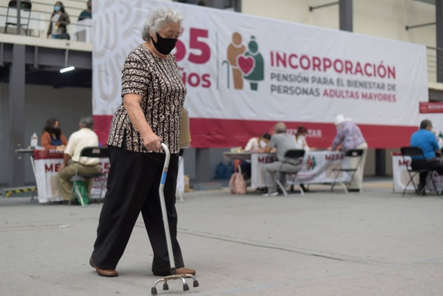 Pensión para adultos mayores aumentará.