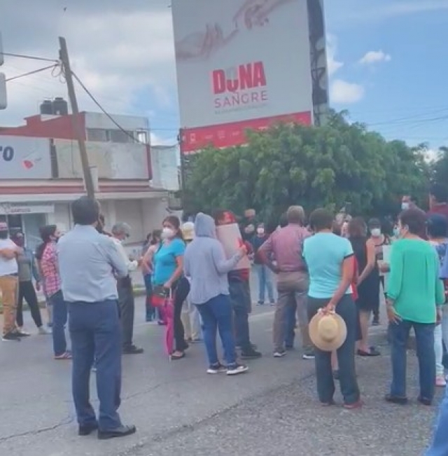 Protesta de vecinos de San Cristóbal por falta de agua potable