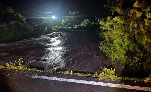 El nivel de los ríos puso en alerta a las autoridades y a vecinos de zonas cercanas.