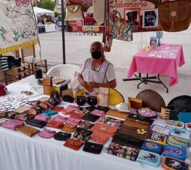 Productos jojutlenses están presentes en la Feria de la Bandera en Iguala, Guerrero. Autoridades quieren emular el hecho de sacar la feria del centro y llevarla a un recinto ferial.