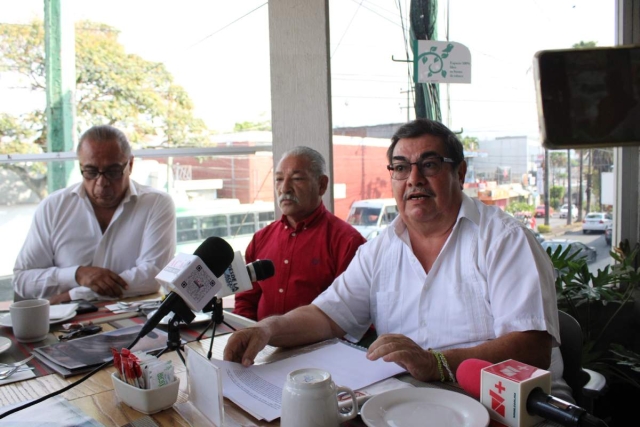 Andrés Lozano, secretario general del sindicato de la CTM del SAPAC, demandó el cumplimiento del contrato colectivo de trabajo. 