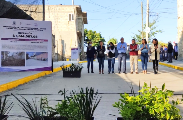 Inaugura gobernador obra de pavimentación en la colonia Unidad Deportiva, en Cuernavaca