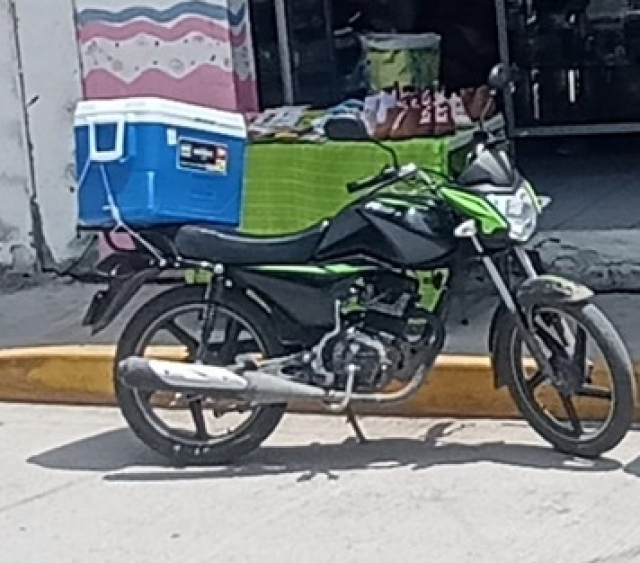 Abandonan una moto en Atlatlahucan