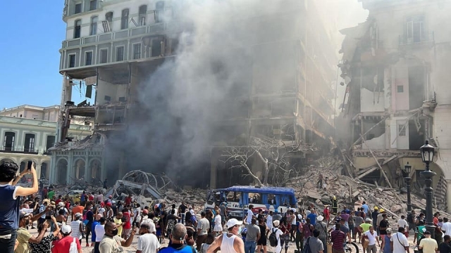 Reportan fuerte explosión en el Hotel Saratoga en La Habana, Cuba