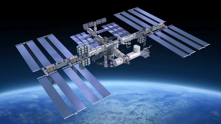 Astronautas varados en la EEI podrían regresar a la Tierra en septiembre