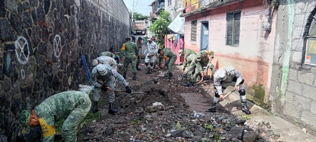 Aplica personal militar Plan DN-III-E en colonia El Porvenir de Jiutepec, tras fuertes lluvias