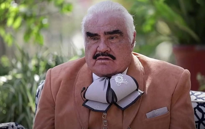 Vicente Fernández cumple 18 días en terapia intensiva.