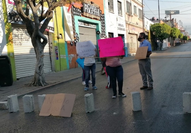 Piden agua potable, bloquean avenida Morelos