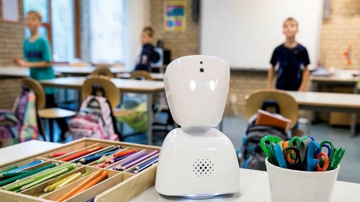 Robot AV1 revoluciona la educación de niños que no pueden asistir a clases