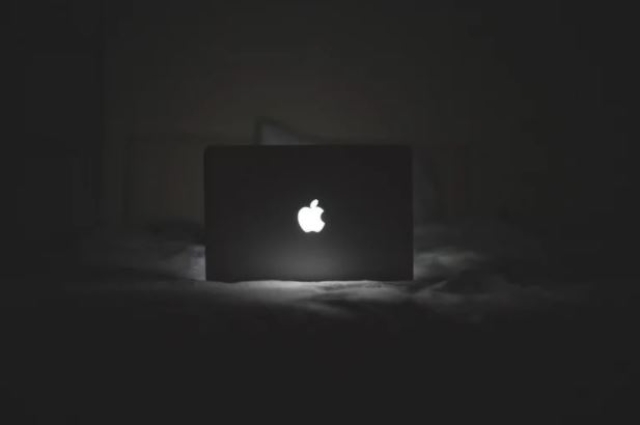Apple permitirá que los usuarios personalicen el Modo oscuro de Safari