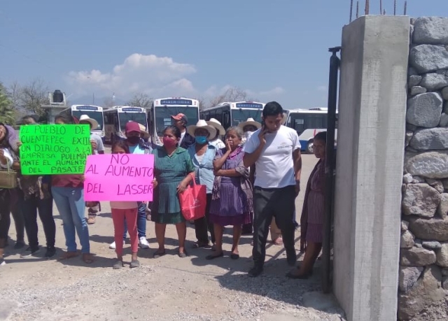 Protestan habitantes de Cuentepec por alza en costo del transporte