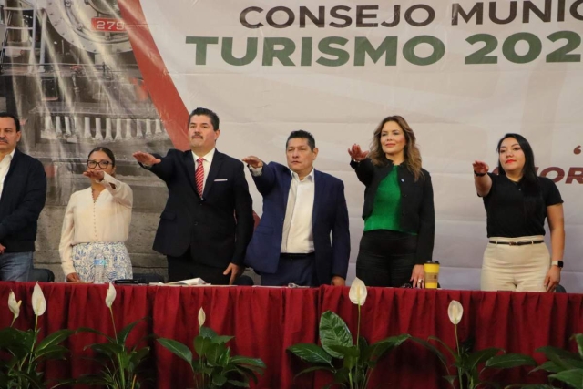 Los integrantes del Consejo de Turismo tomaron posesión del cargo.