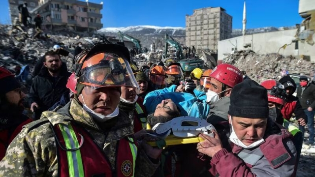 A 200 horas del terremoto en Turquía, rescatan a más víctimas de los escombros