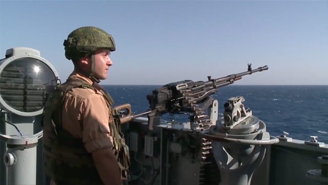 Dinamarca dice que buque de guerra ruso violó sus aguas territoriales