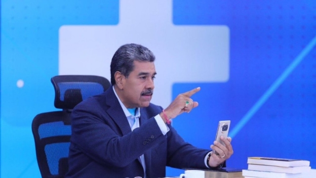 Nicolás Maduro pide a la población de Venezuela eliminar WhatsApp