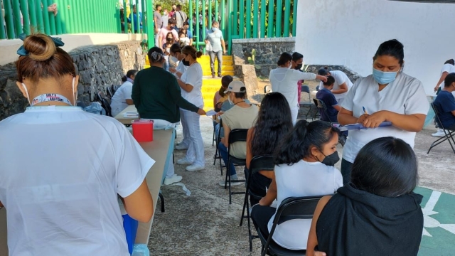 Continúa en Morelos aplicación de primera, segunda y dosis de refuerzo anticovid a población de 12 a 17 años