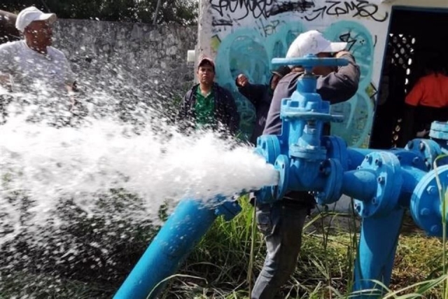 En Cuernavaca hay 25 mil tomas de agua ilegales: Urióstegui