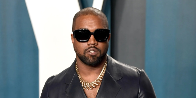 Exempleado acusa a Kanye West de racismo, homofobia y antisemitismo
