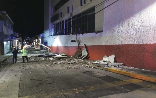 Cierran escuelas en Michoacán dañadas por sismo hasta dictamen