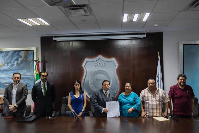 Alcaldesa de Temixco firma donación de predio para la FGE