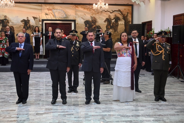 Con un llamado a la unidad, Samuel Sotelo encabezó el último Grito de Independencia de la actual administración