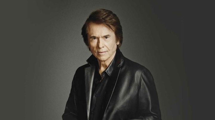 Preocupa la salud de Raphael tras cancelar un concierto minutos antes de iniciar