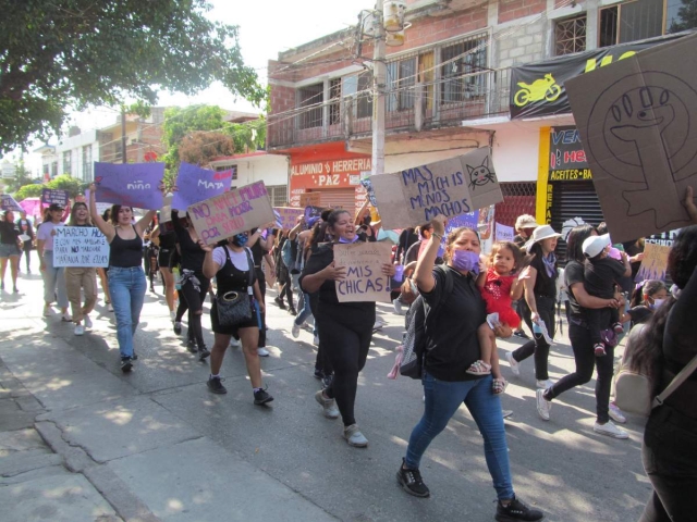 La violencia y falta de respeto a sus derechos fueron las demandas que manifestaron las mujeres en Jojutla y Zacatepec.