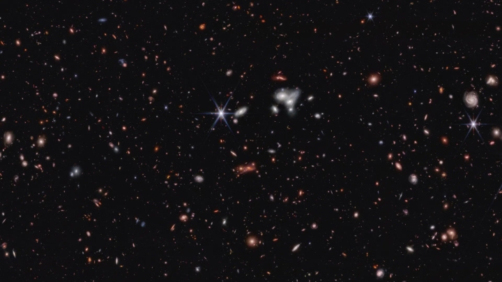 El telescopio James Webb detecta agujero negro supermasivo activo más distante