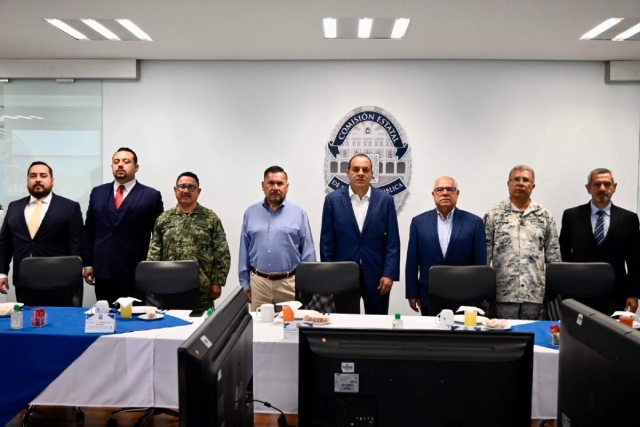 El gobernador Cuauhtémoc Blanco encabezó la sesión presencial de la Mesa de Coordinación Estatal para la Construcción de la Paz de este jueves. 