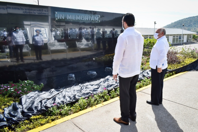 Devela CES Morelos memorial en honor a policías fallecidos en cumplimiento de su deber