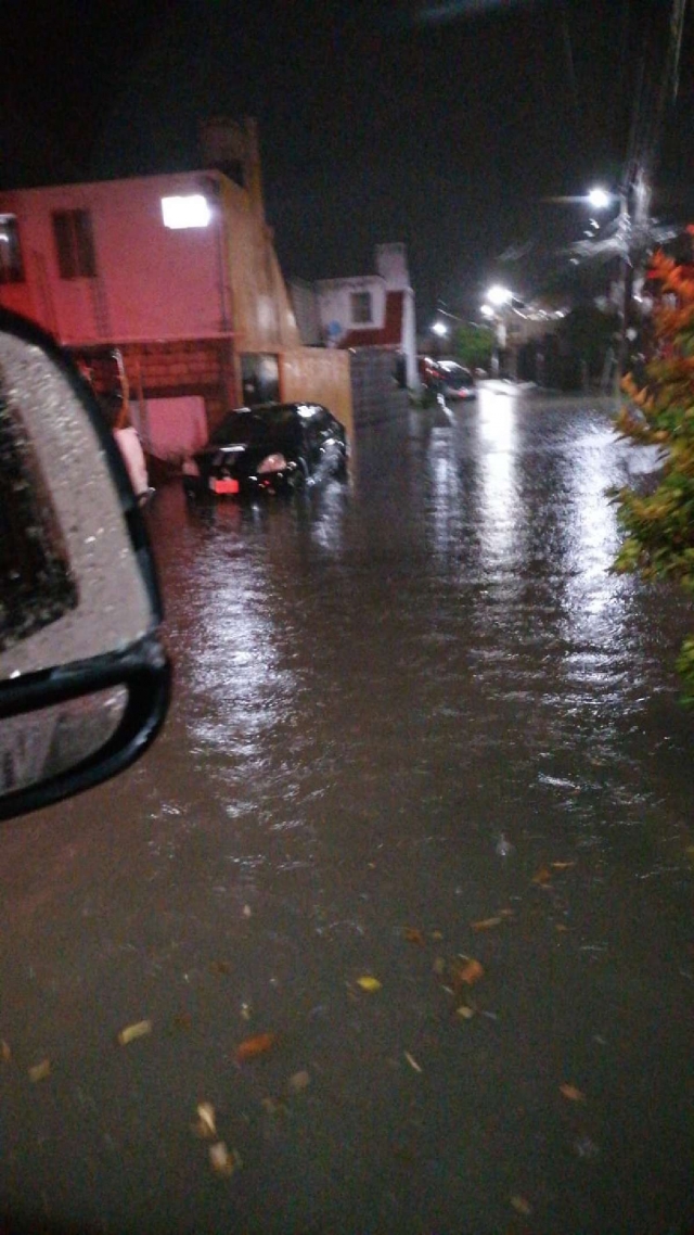 Las lluvias de la madrugada de este martes ocasionaron inundación en viviendas de Santa María Tlatenchi en Jojutla.
