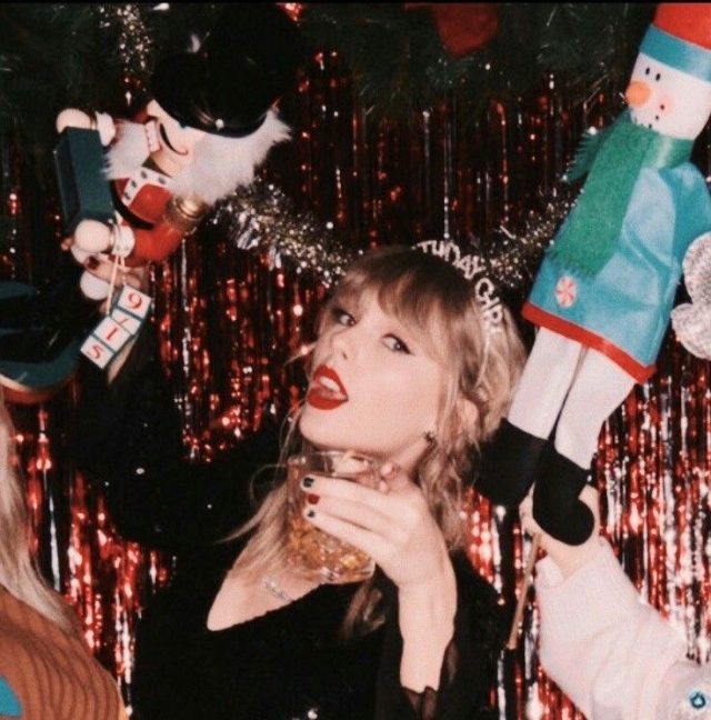 El adorno navideño swiftie